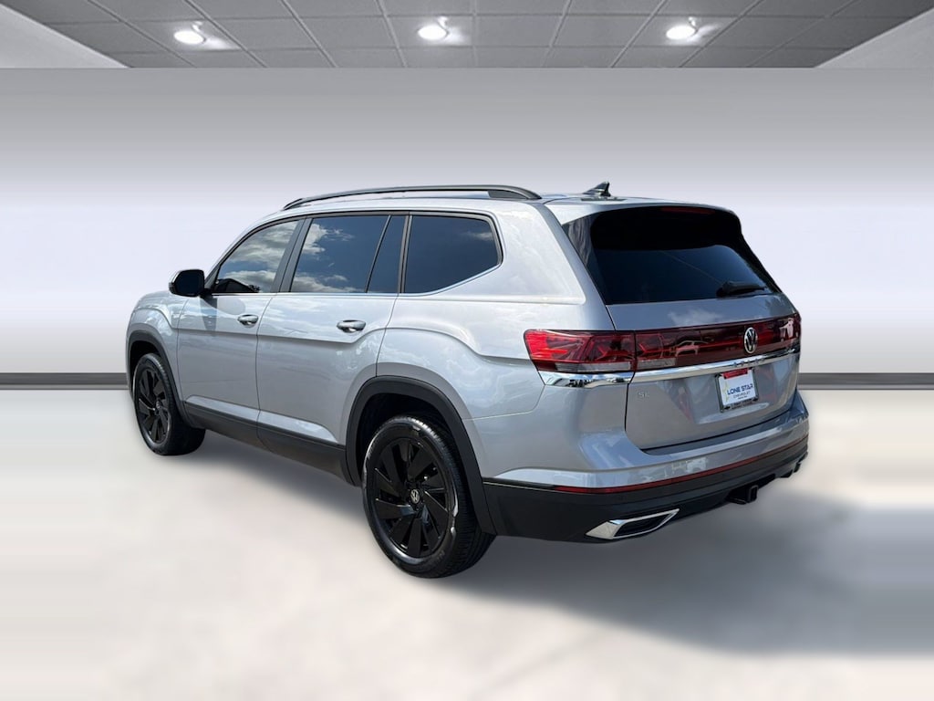 Used 2025 Volkswagen Atlas 2.0T SE w/Technology SUV