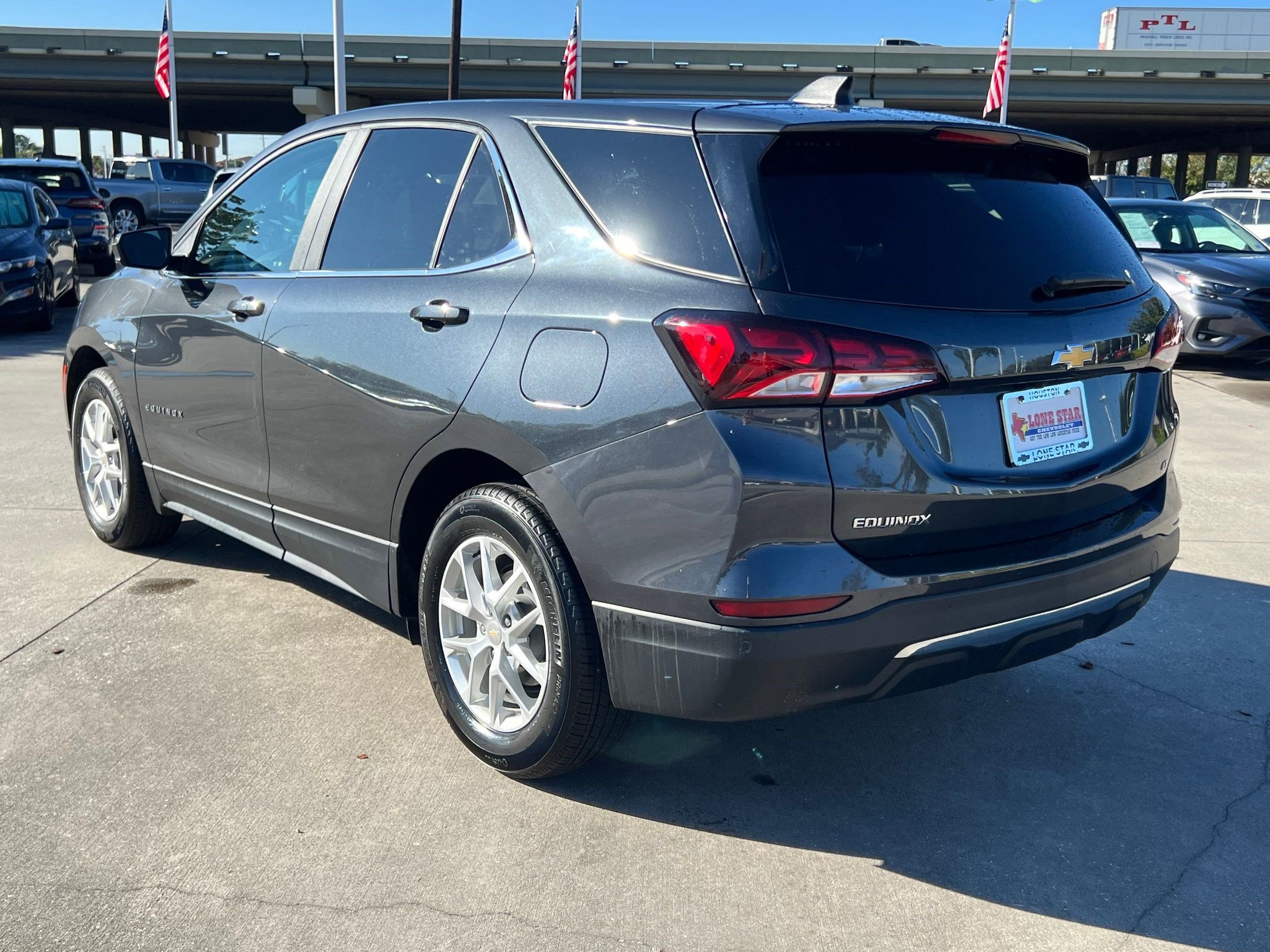 2023 Chevrolet Equinox LT photo 3