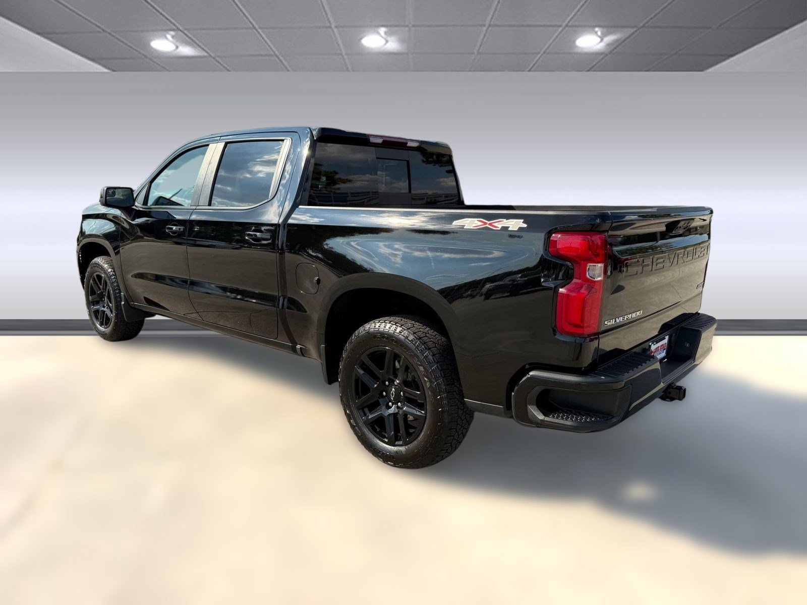 2024 Chevrolet Silverado 1500 RST photo 2