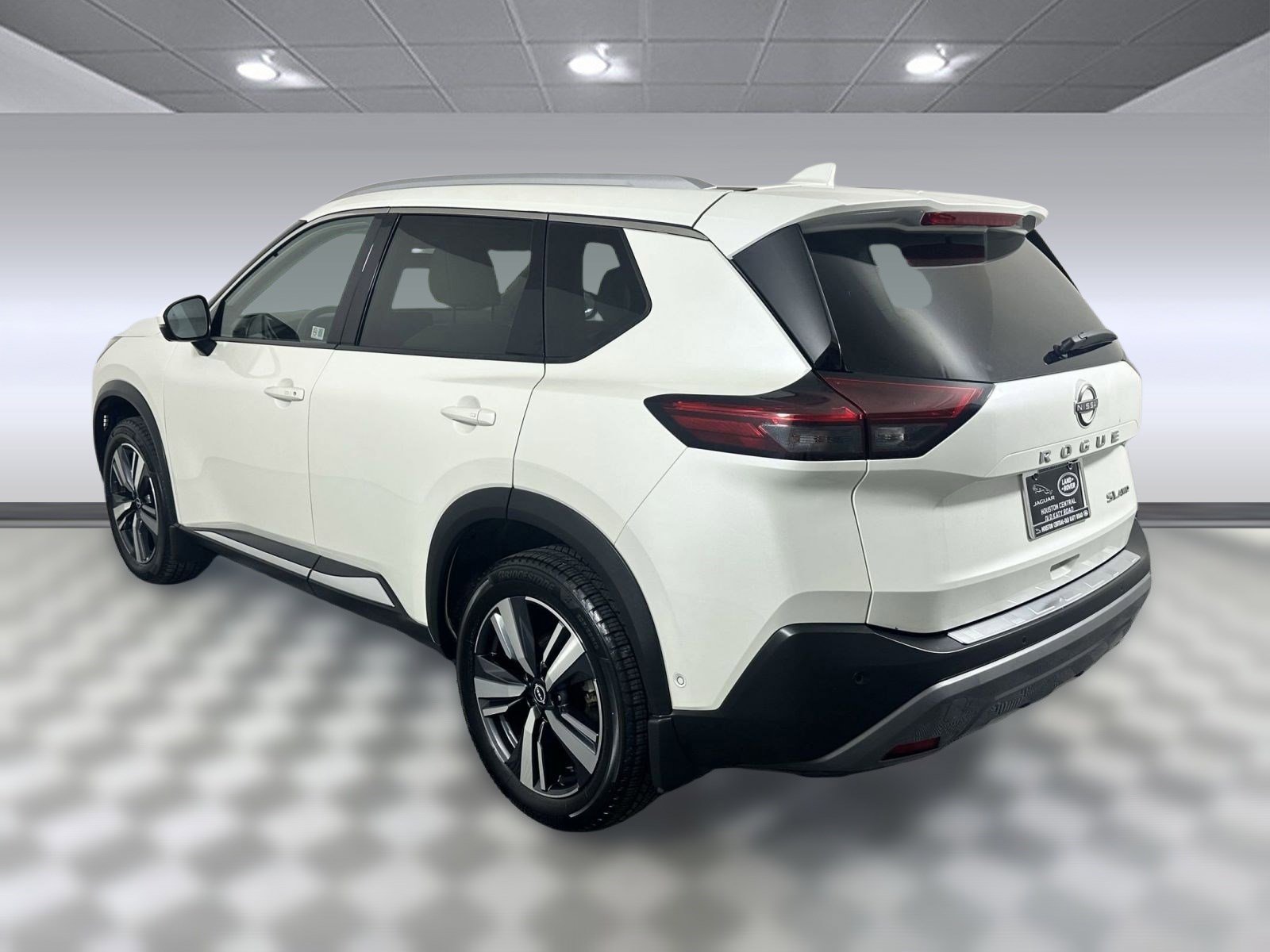 2023 Nissan Rogue SL photo 2