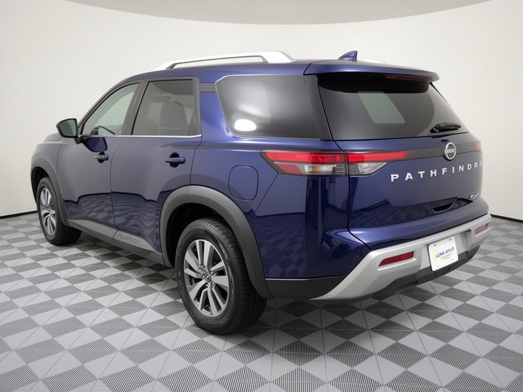 Used 2025 Nissan Pathfinder SL 4WD SUV