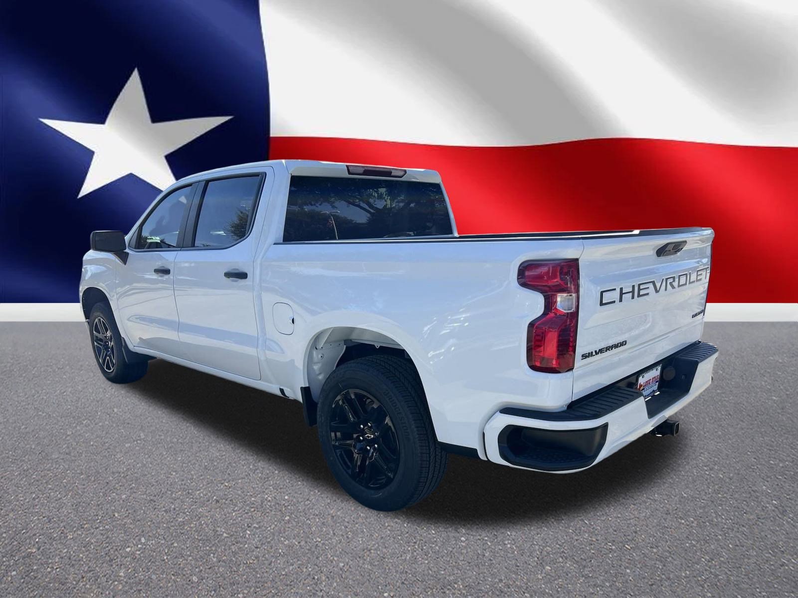 2025 Chevrolet Silverado 1500 Custom photo 3