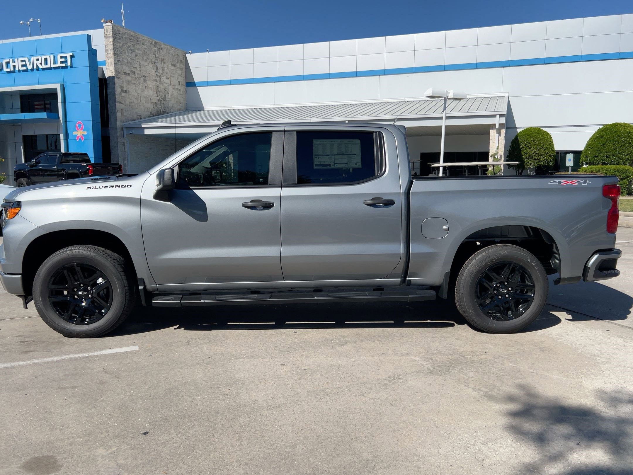 2026 Chevrolet Silverado 1500 Custom photo 2