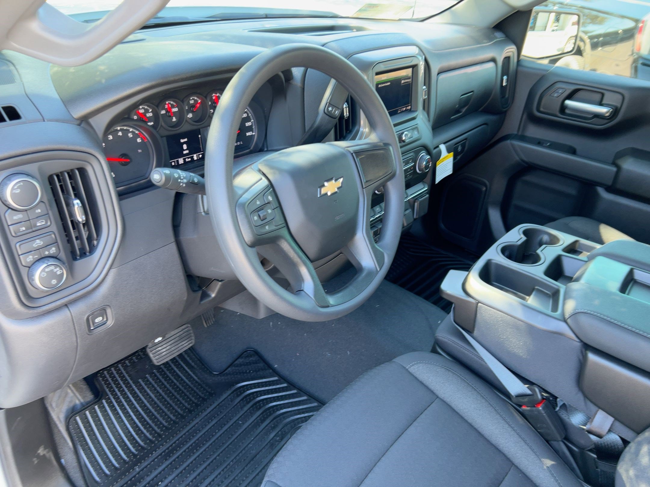 2026 Chevrolet Silverado 1500 Custom photo 4