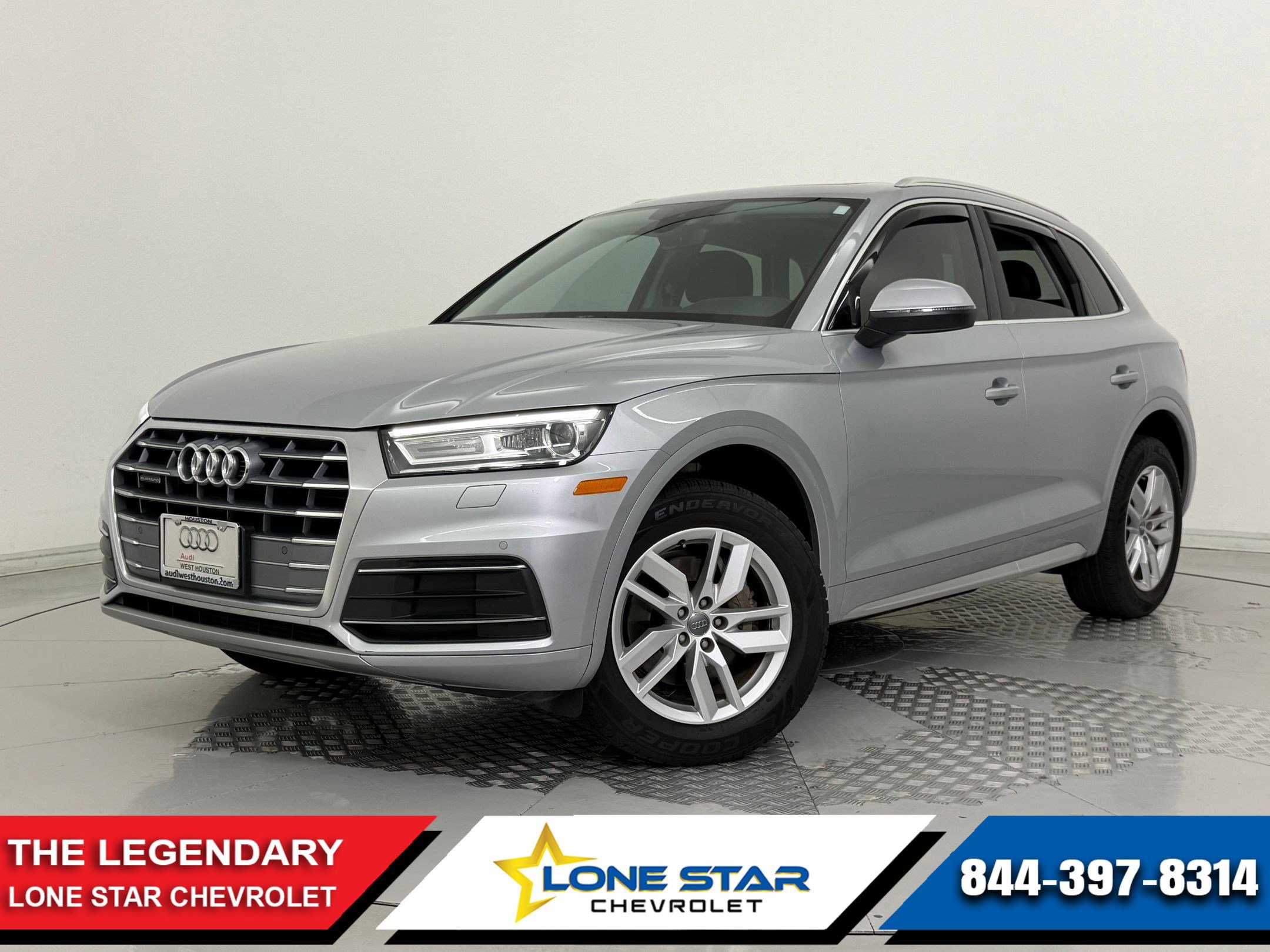 2020 Audi Q5 45 Titanium quattro S tronic Premium's photo