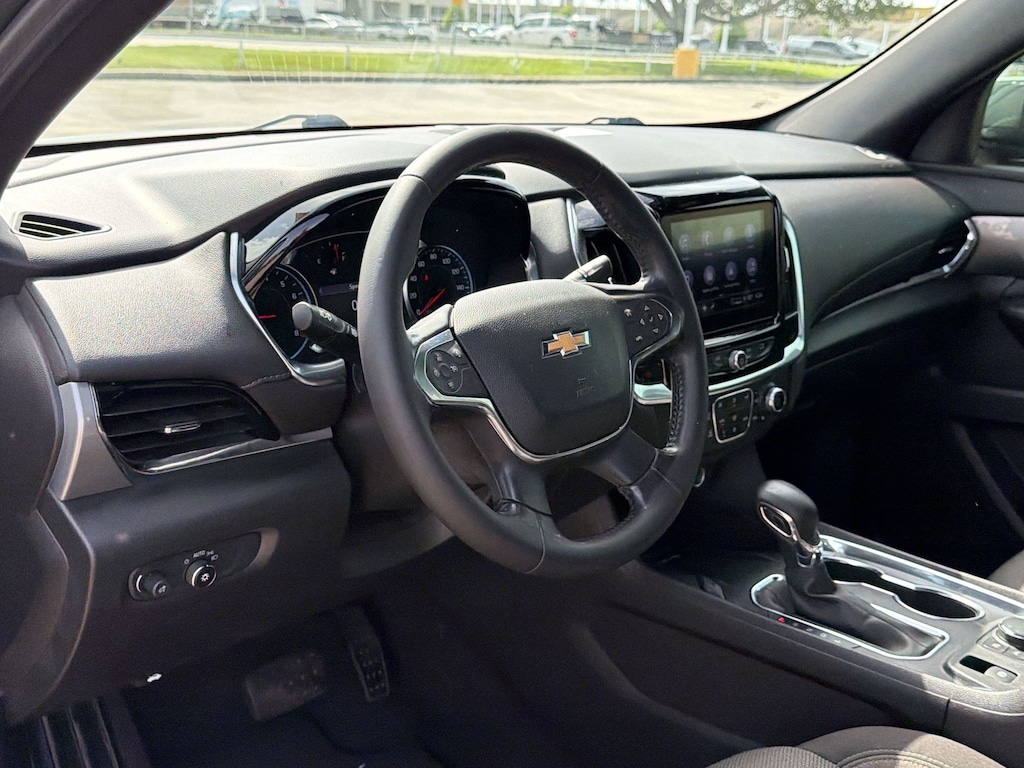 Used 2022 Chevrolet Traverse LT Cloth SUV