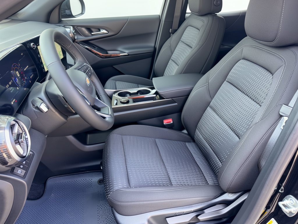 2027 Chevrolet Equinox LT - Photo 5