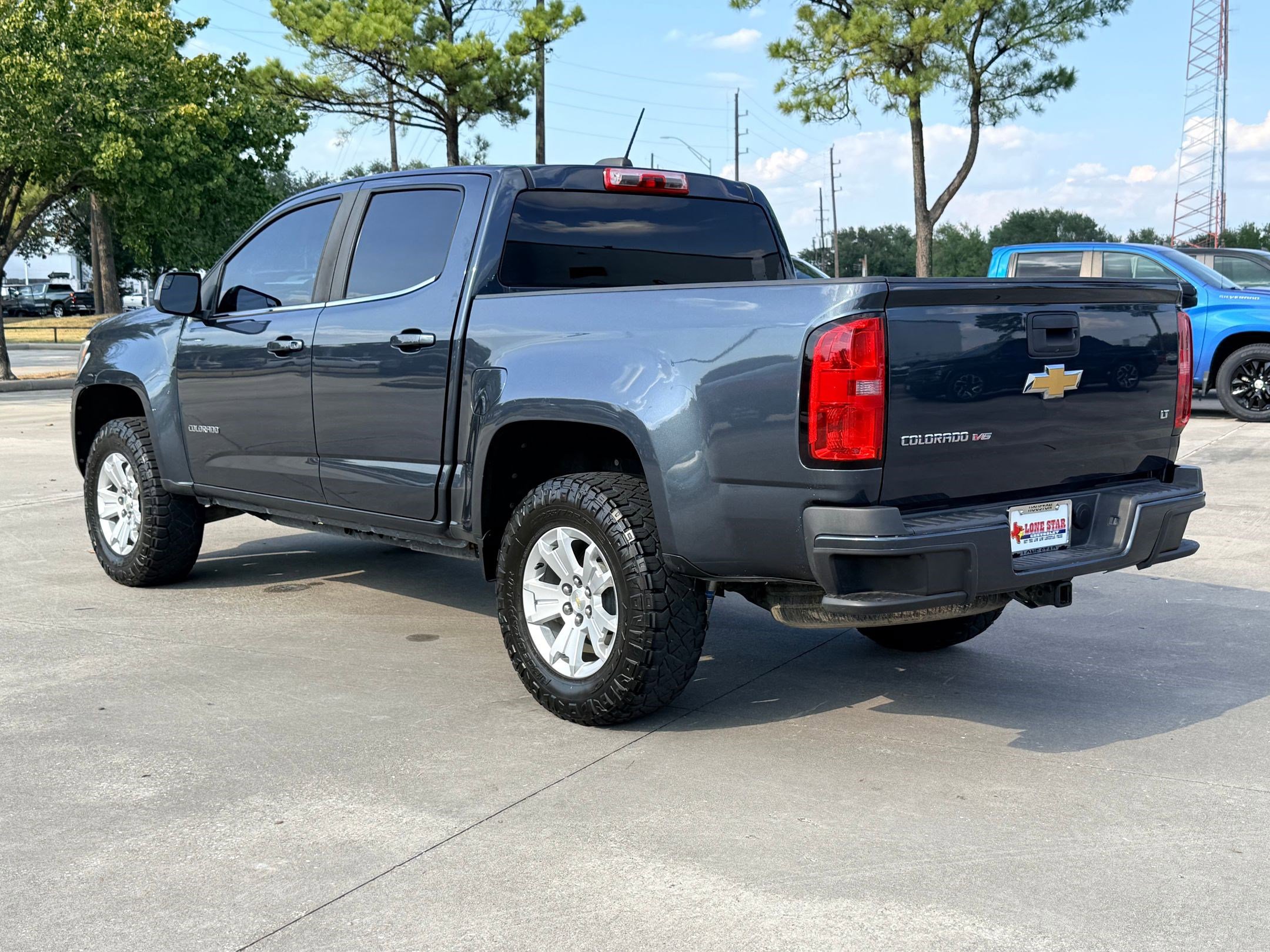 2020 Chevrolet Colorado LT photo 3