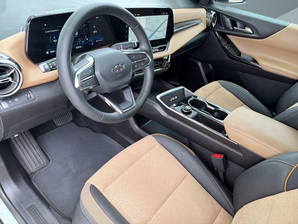 Used 2025 Chevrolet Equinox Activ SUV