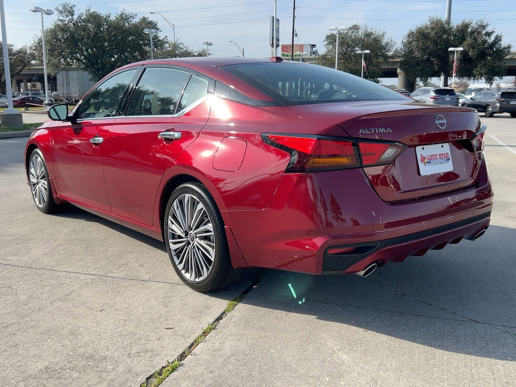 Used 2025 Nissan Altima SL FWD Sedan