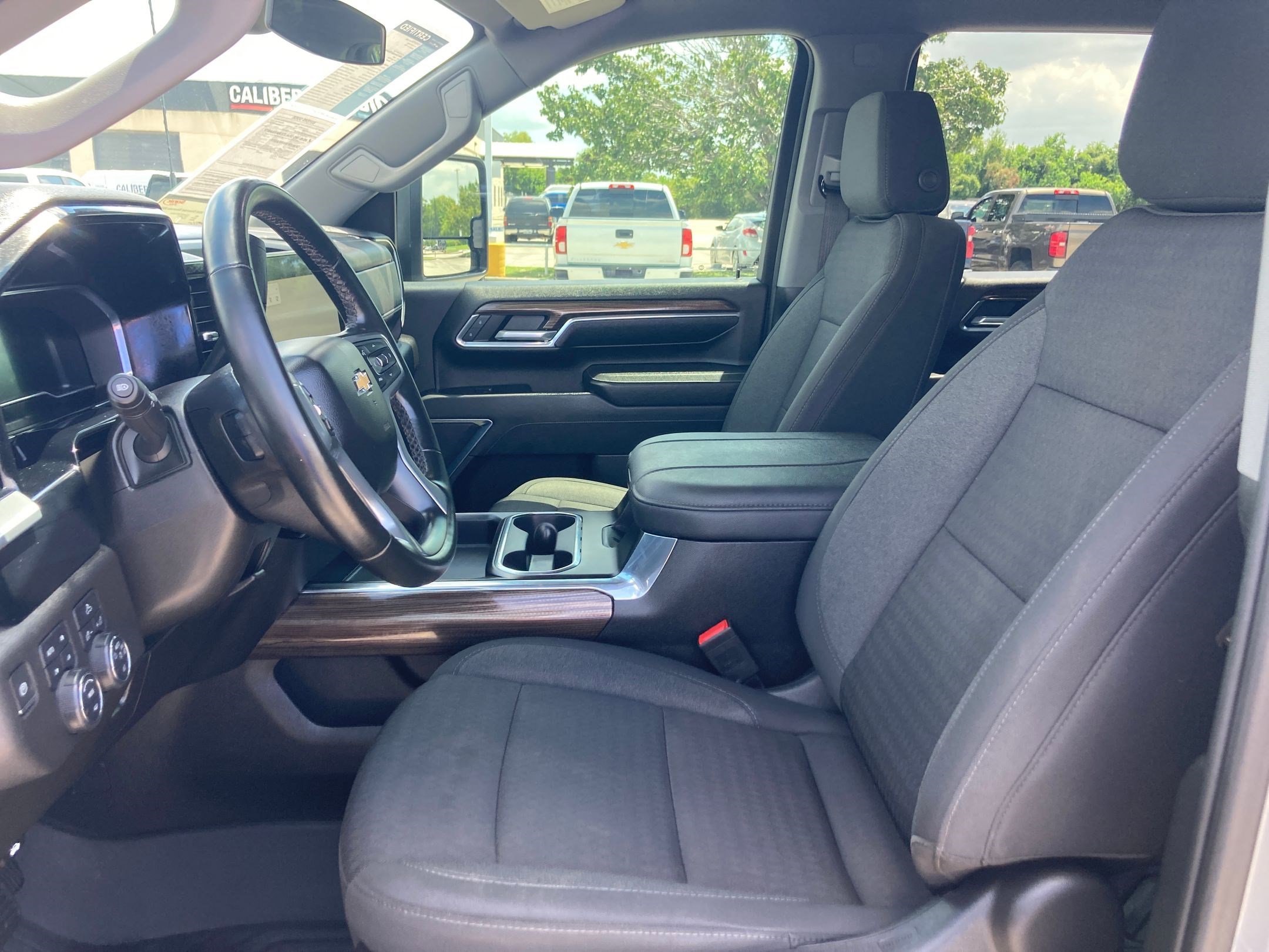 2024 Chevrolet Silverado 2500HD LT photo 4