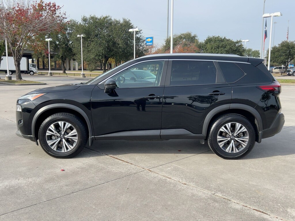 Used 2023 Nissan Rogue SV