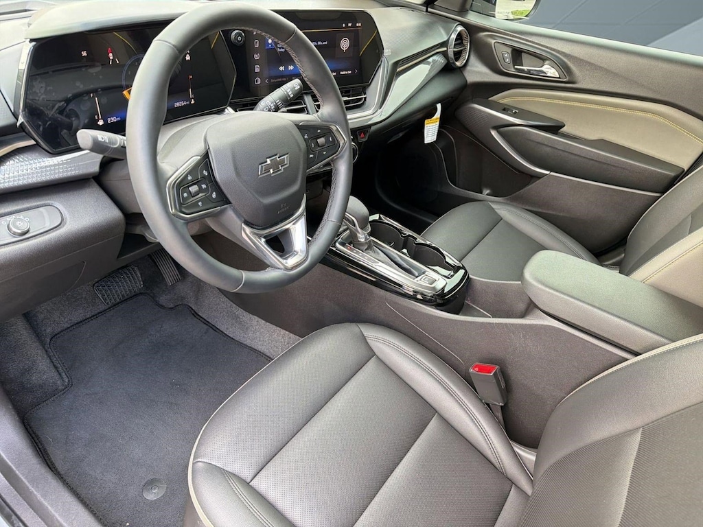 Used 2025 Chevrolet Trax Activ SUV