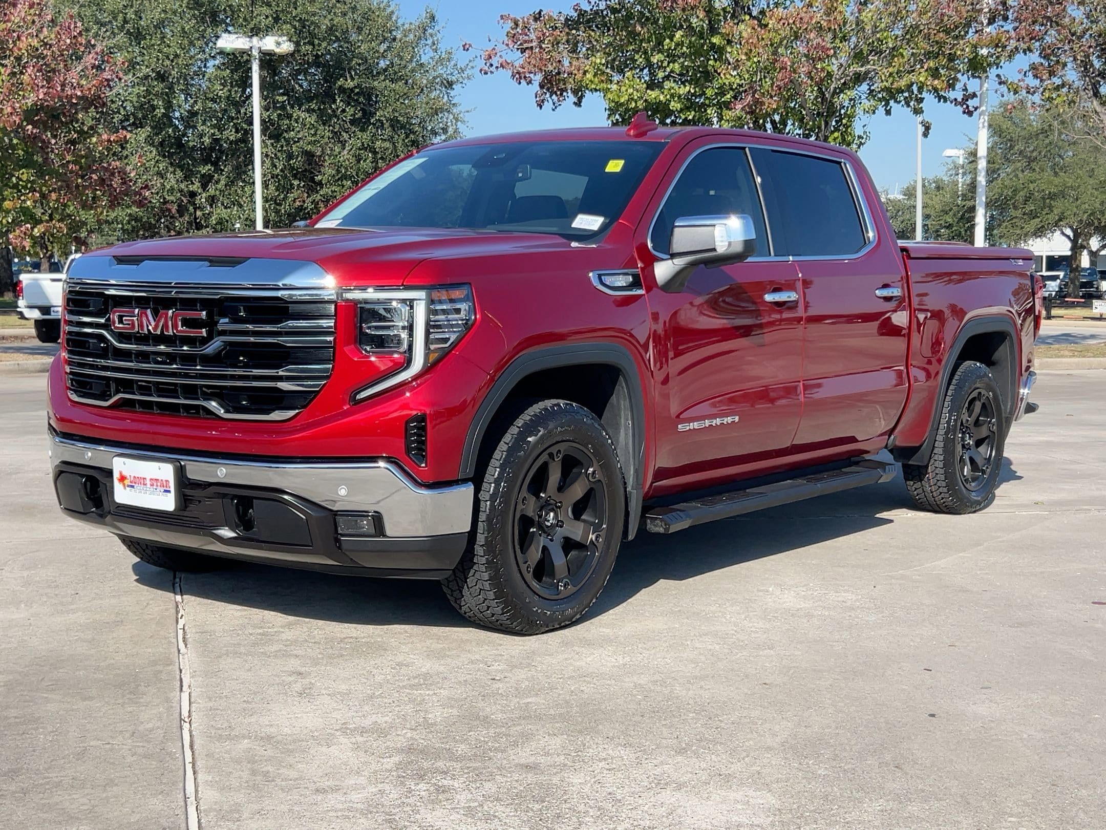 2024 GMC Sierra 1500 SLT's photo