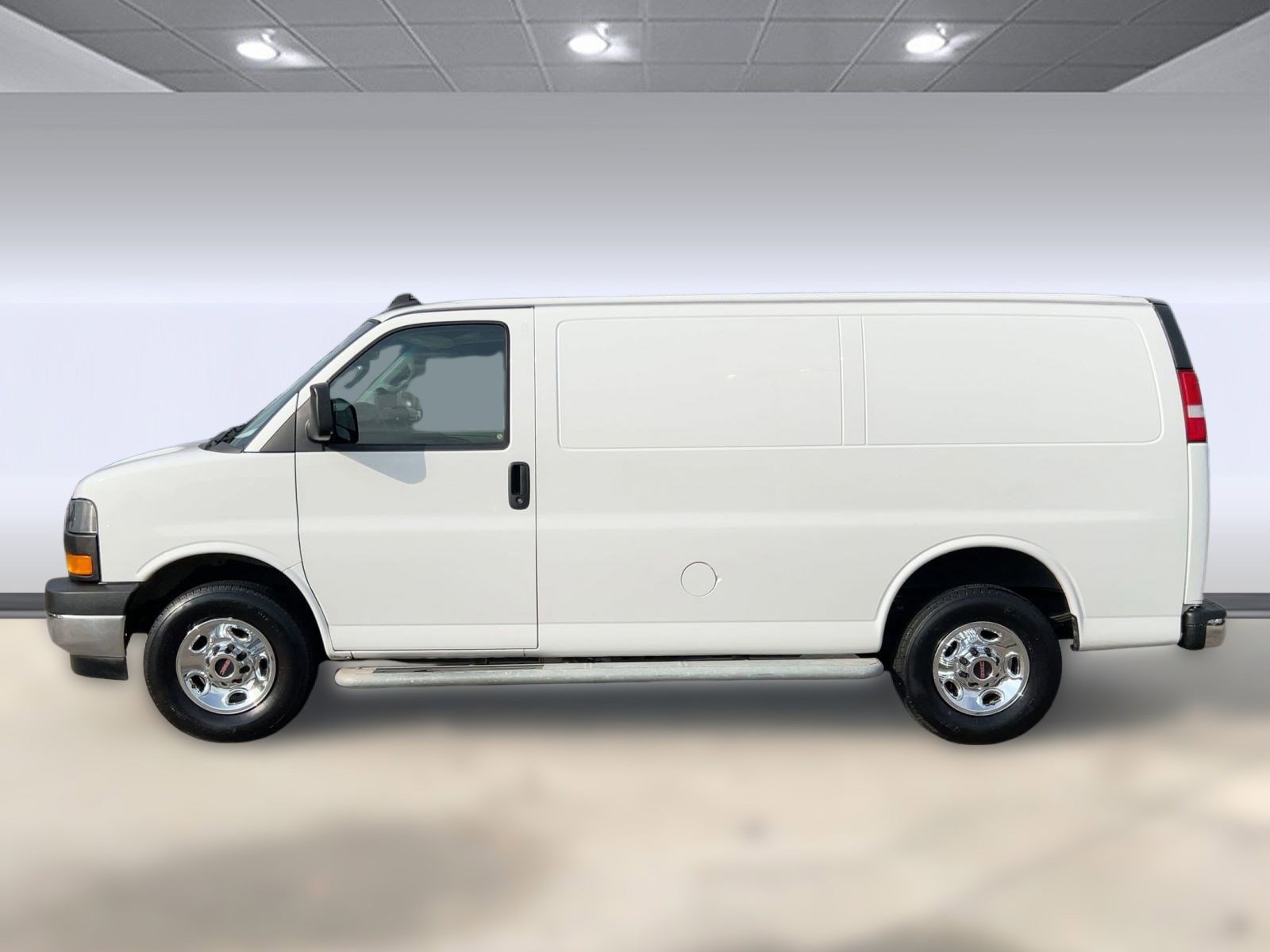 2024 Gmc Savana Cargo 2500 photo 2