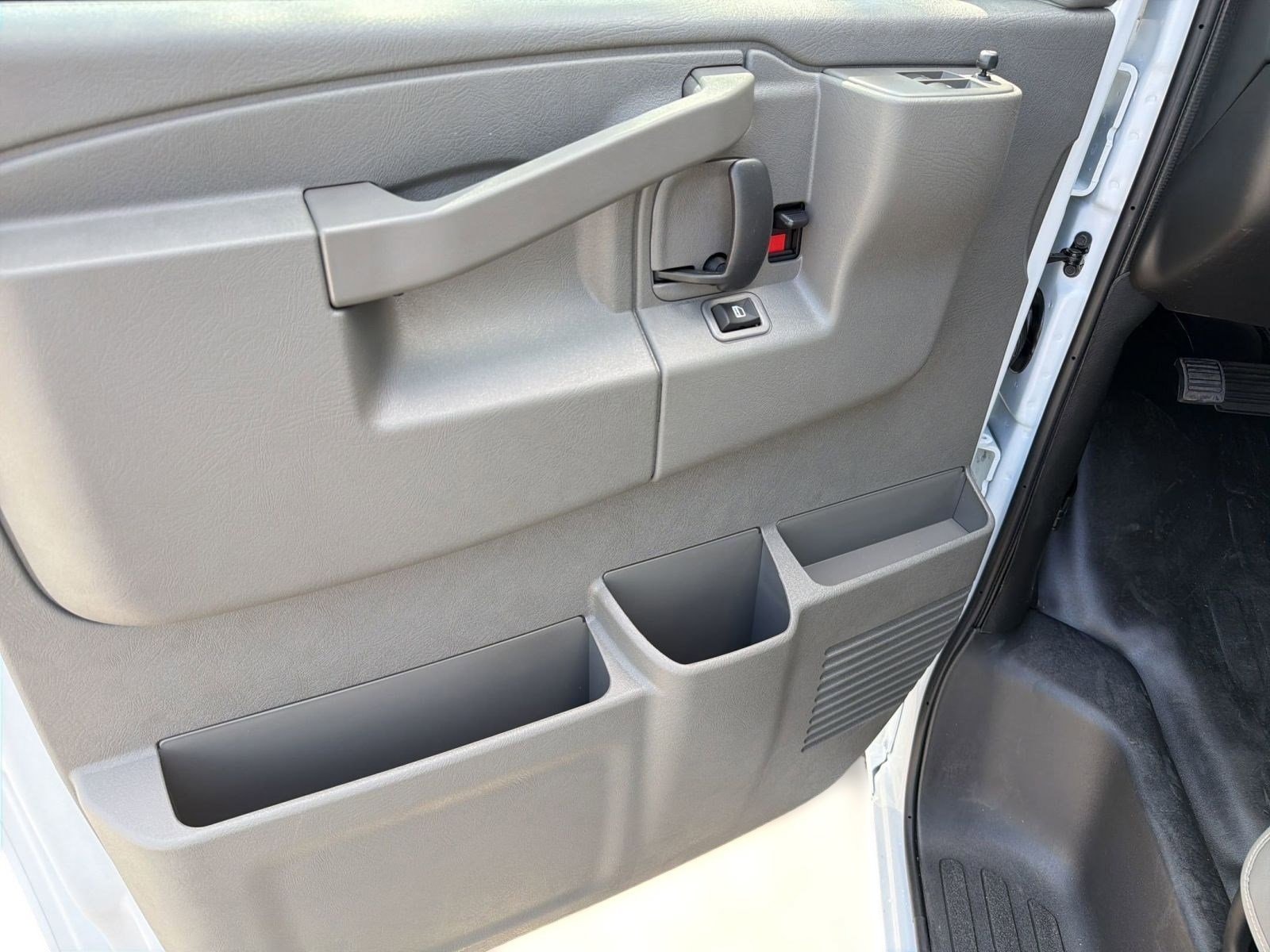 2026 Chevrolet Express Cargo Work Van - Photo 21