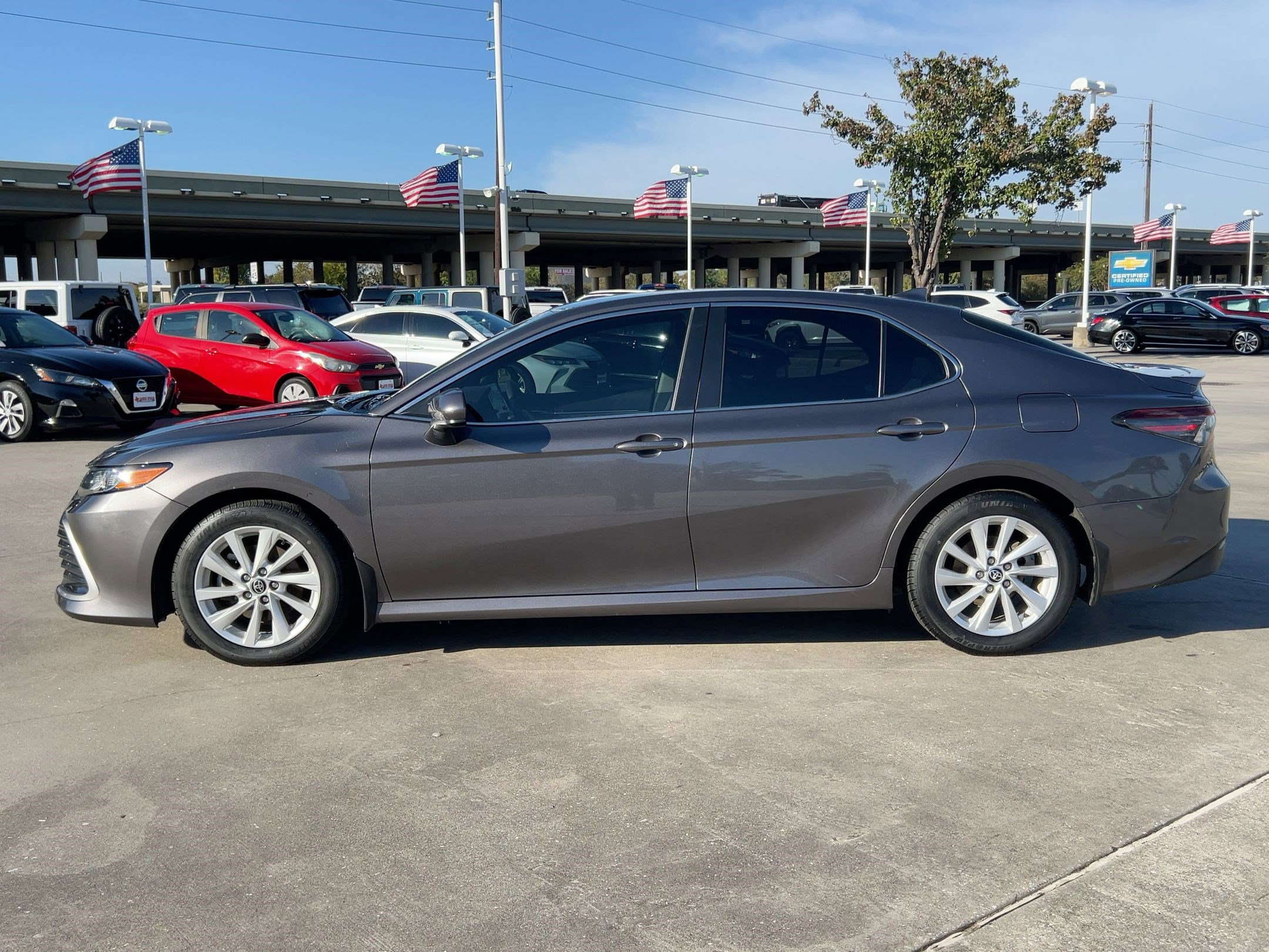 2023 Toyota Camry LE photo 2