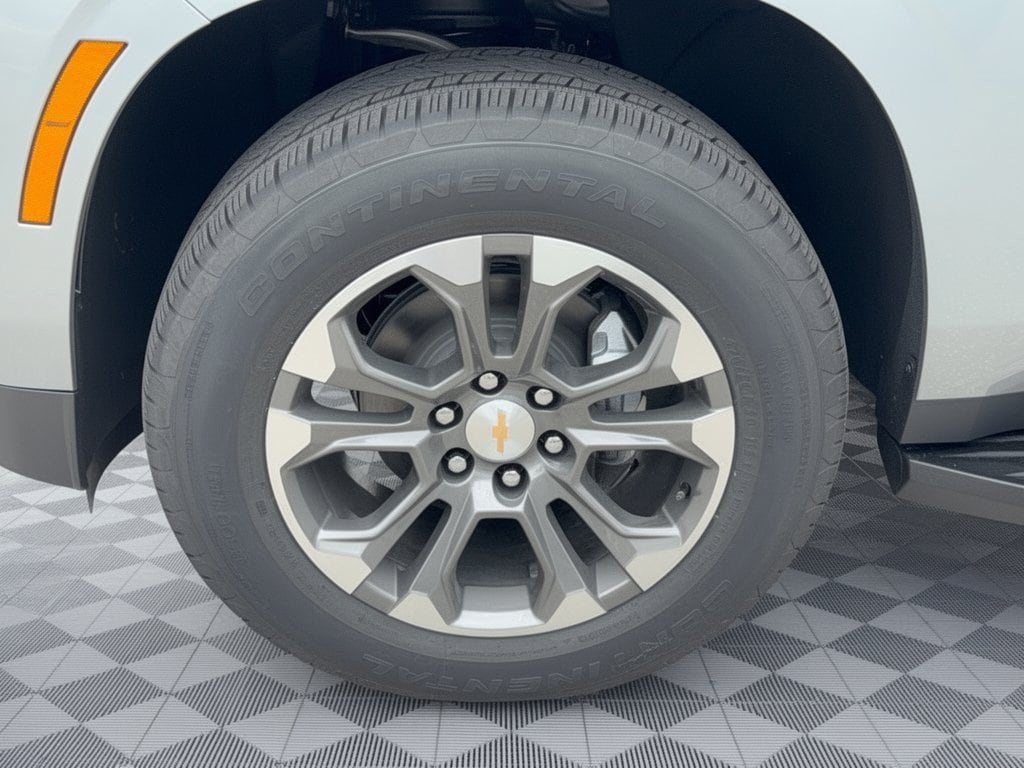 2026 Chevrolet Suburban LS - Photo 13