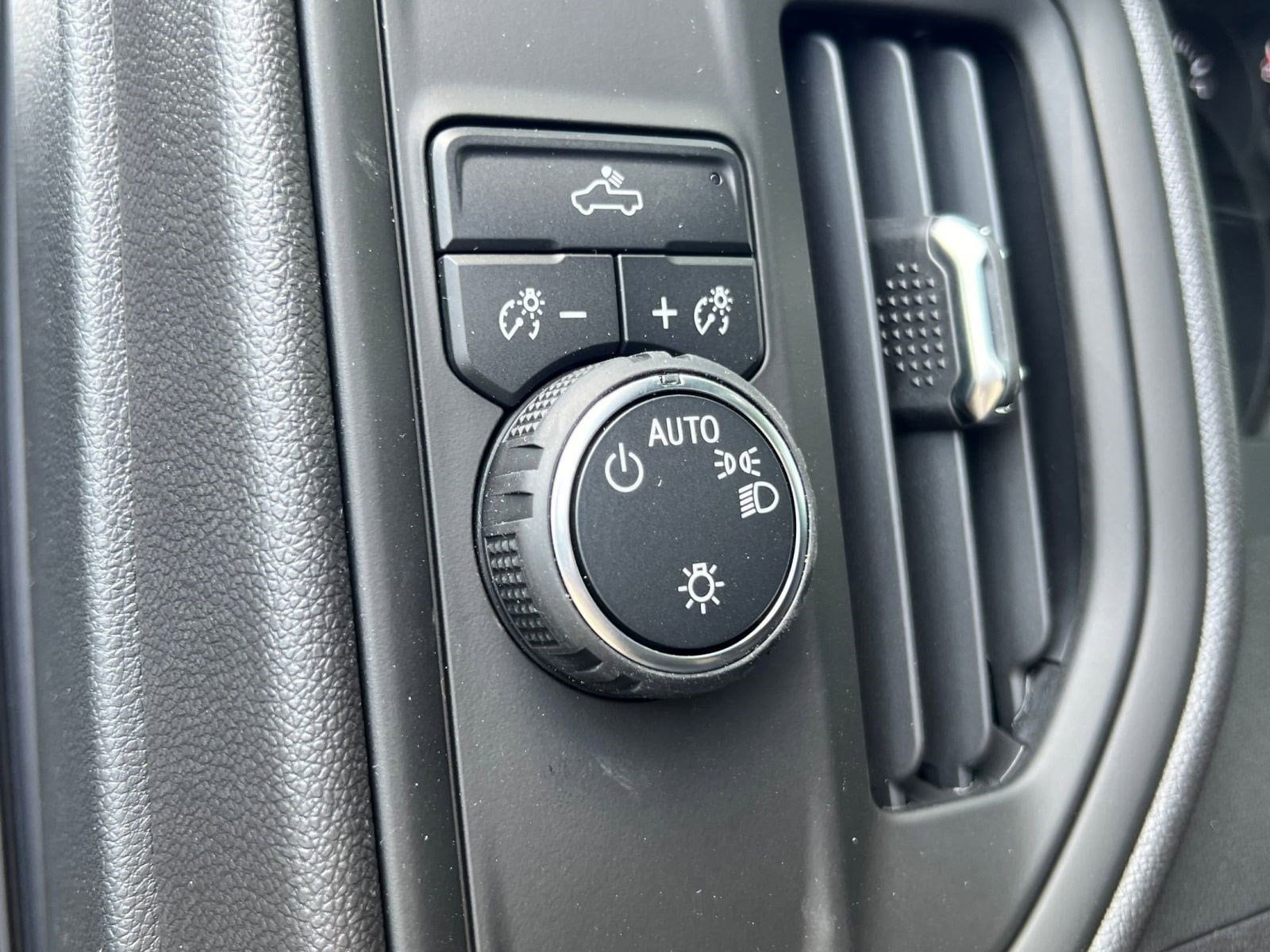 2026 Chevrolet Silverado 1500 Custom - Photo 17