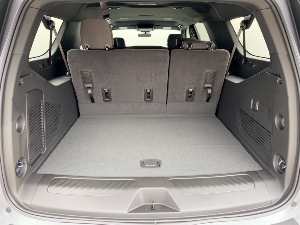 2026 Chevrolet Suburban LS - Photo 28