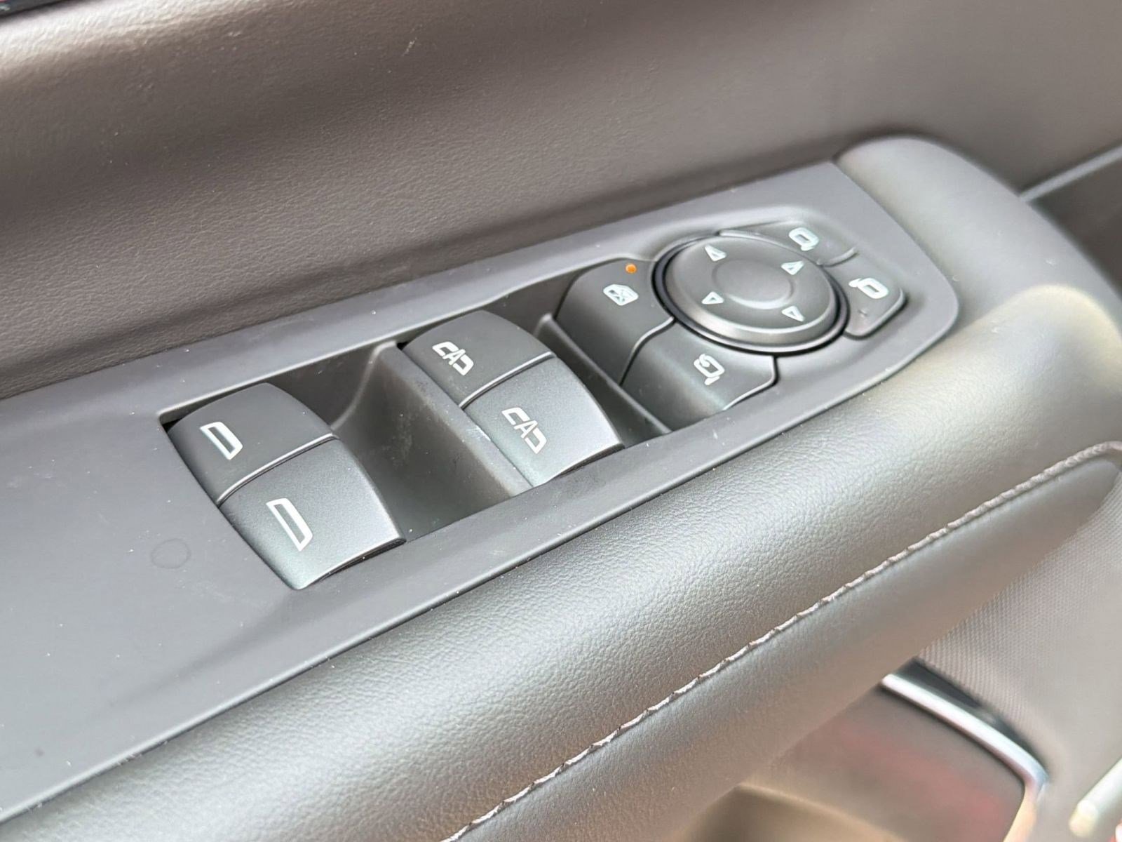 2026 Chevrolet Suburban LT - Photo 19