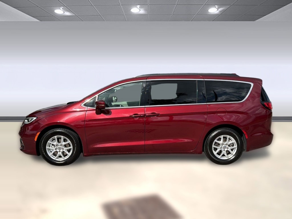 Used 2022 Chrysler Pacifica Touring L Minivan