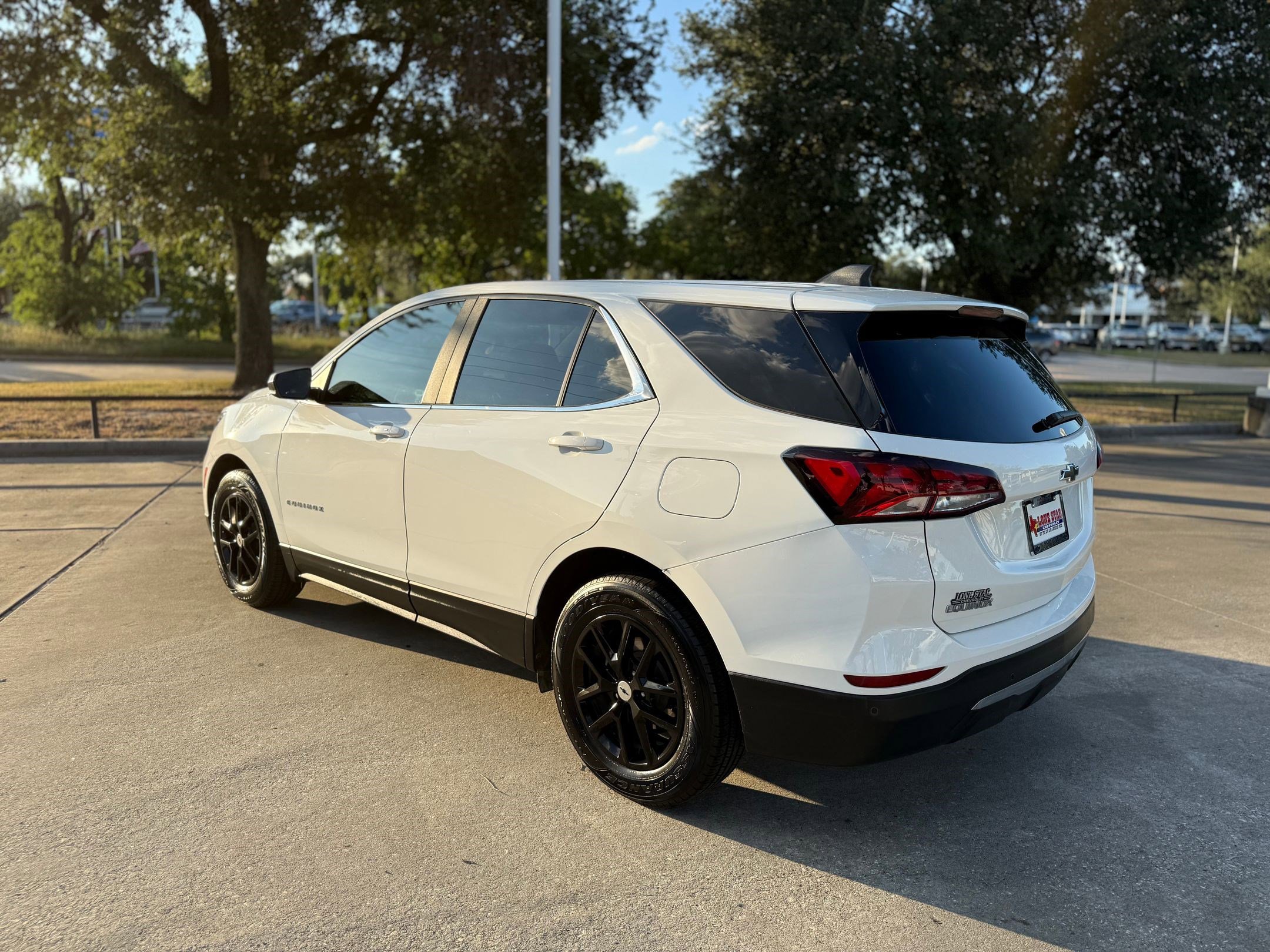 2023 Chevrolet Equinox LT photo 3