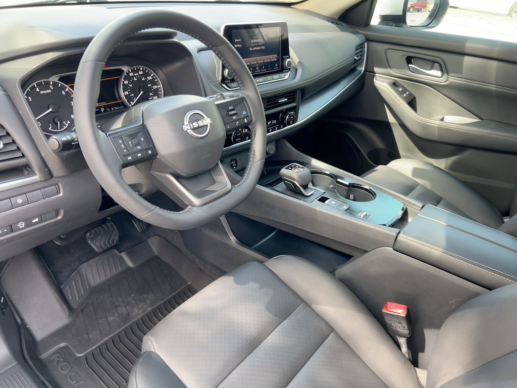 Used 2025 Nissan Rogue SV FWD SUV