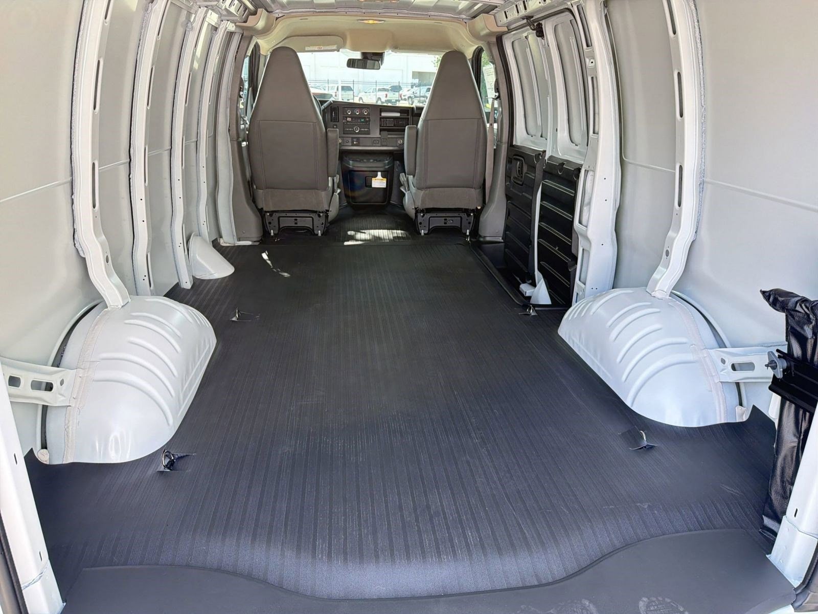 2026 Chevrolet Express Cargo Work Van - Photo 25