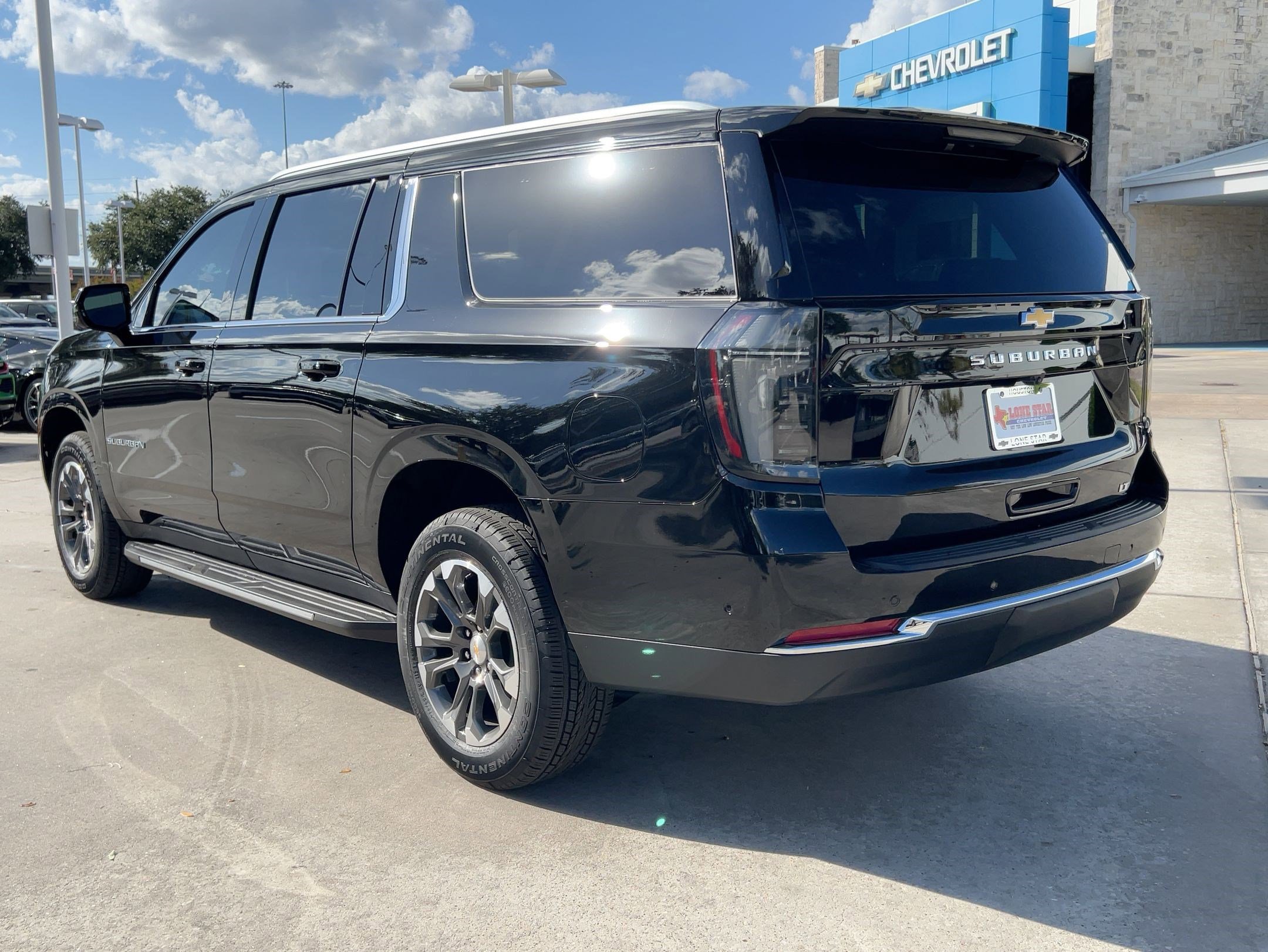 2026 Chevrolet Suburban LT photo 3