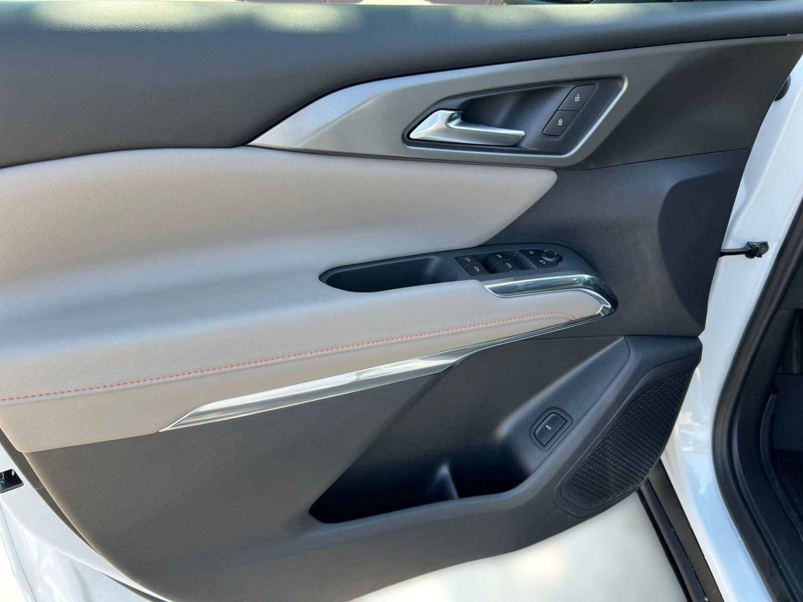 2026 Chevrolet Traverse LT - Photo 12