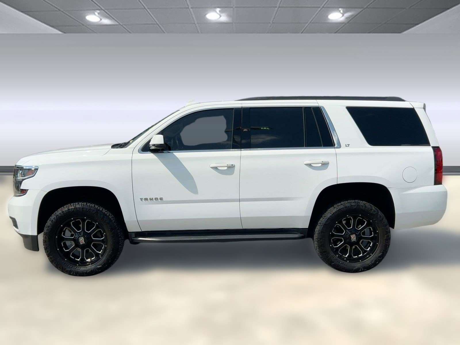 2018 Chevrolet Tahoe LT photo 2