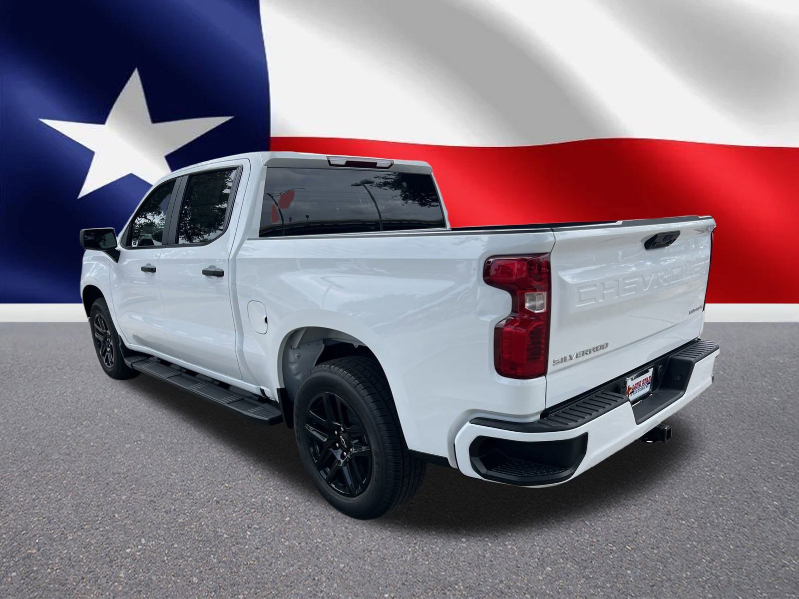2025 Chevrolet Silverado 1500 Custom photo 2