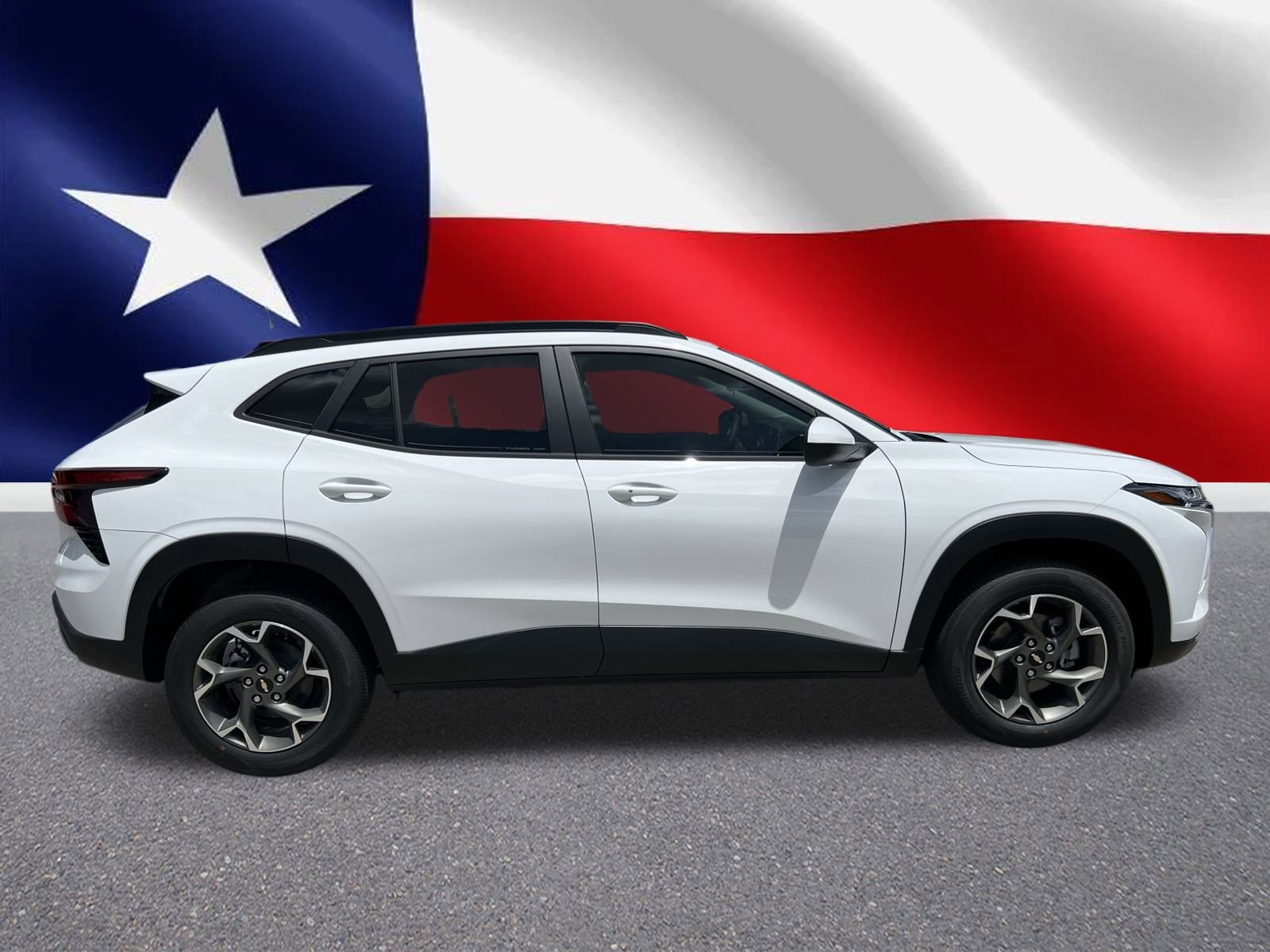 2025 Chevrolet Trax LT photo 2
