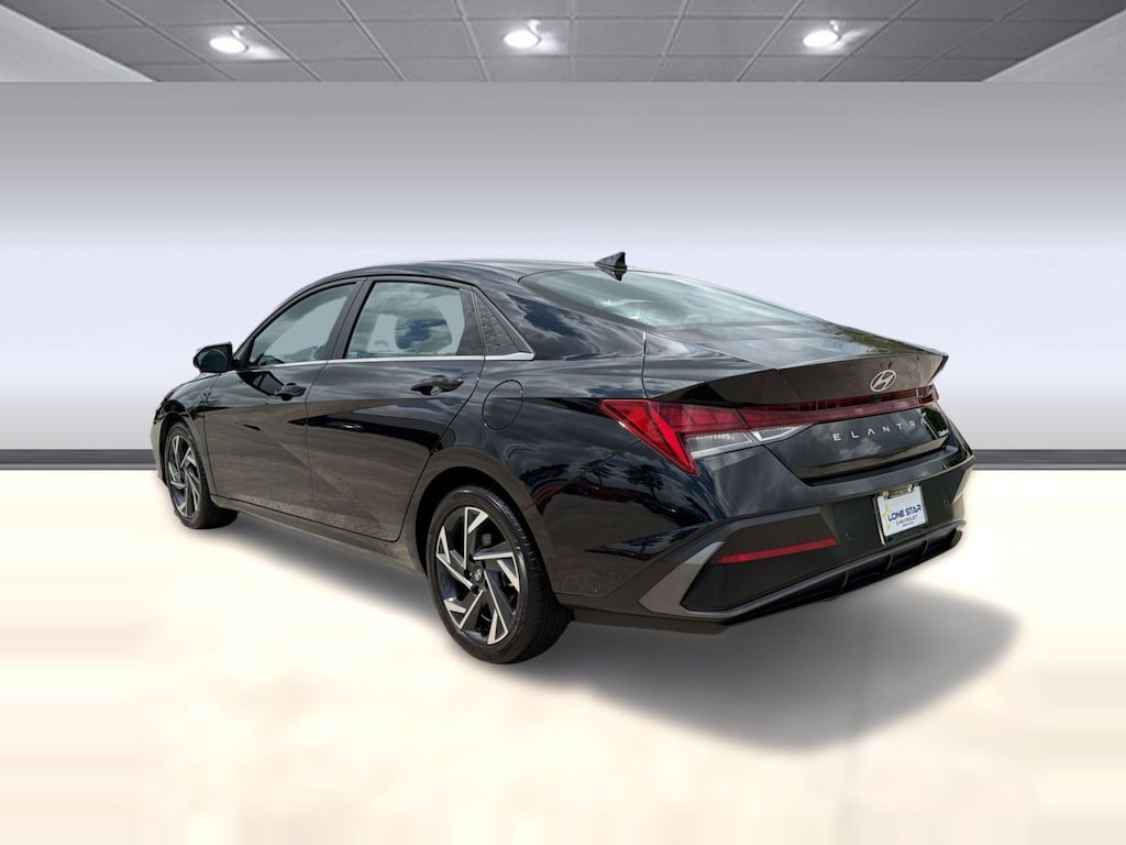 Used 2024 Hyundai Elantra Limited Sedan