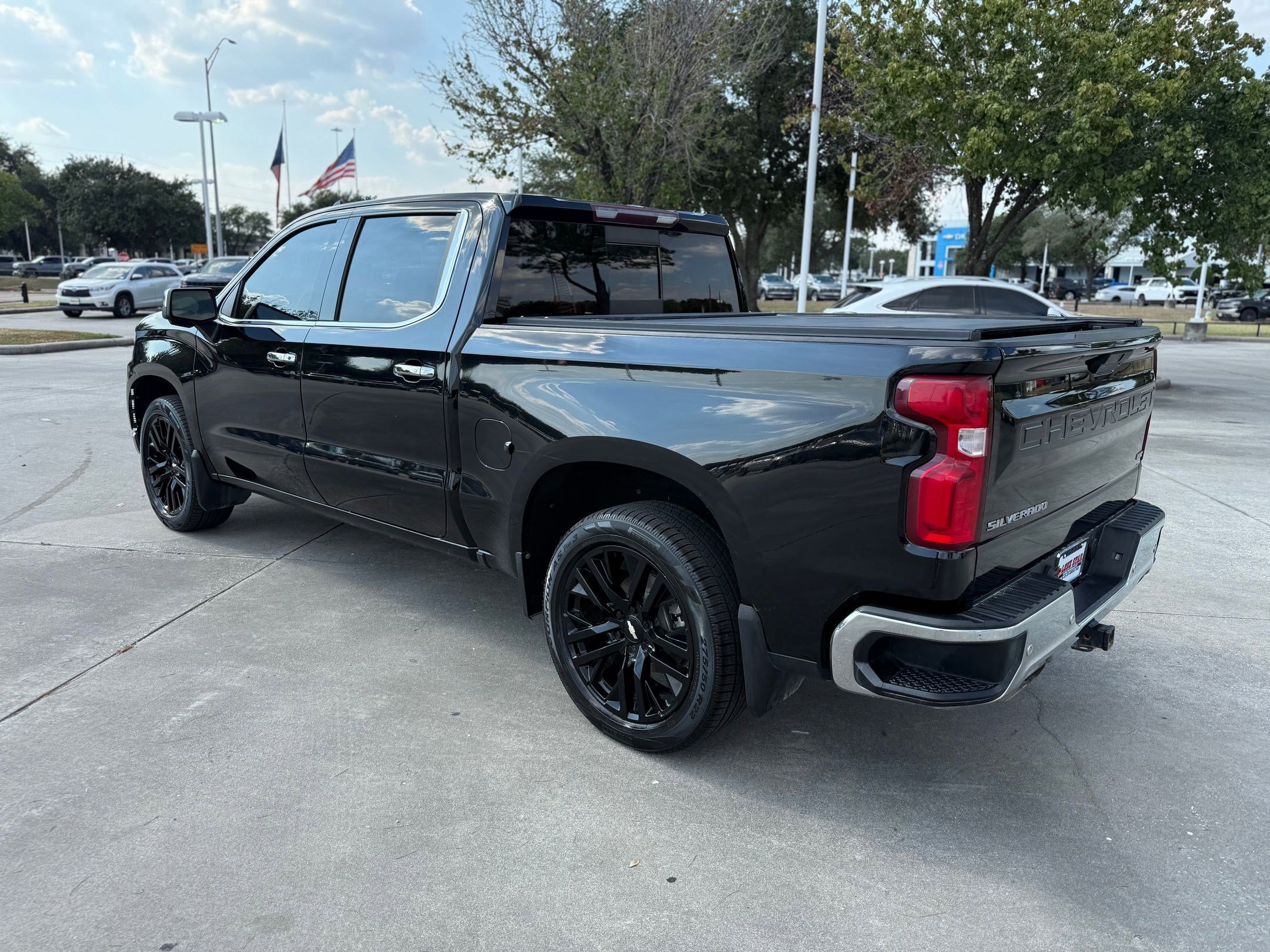 2019 Chevrolet Silverado 1500 LTZ photo 3