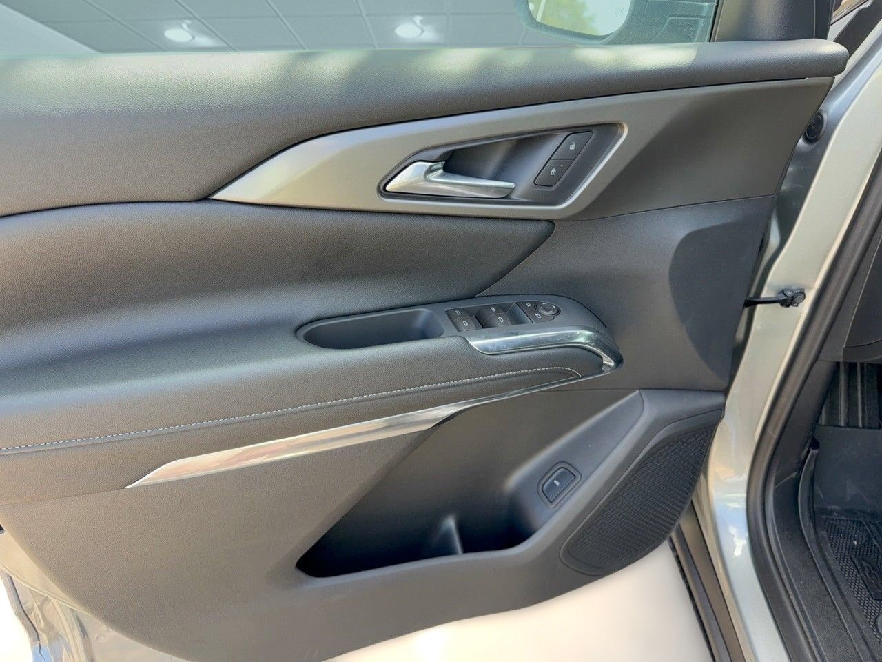 2026 Chevrolet Traverse LT - Photo 14