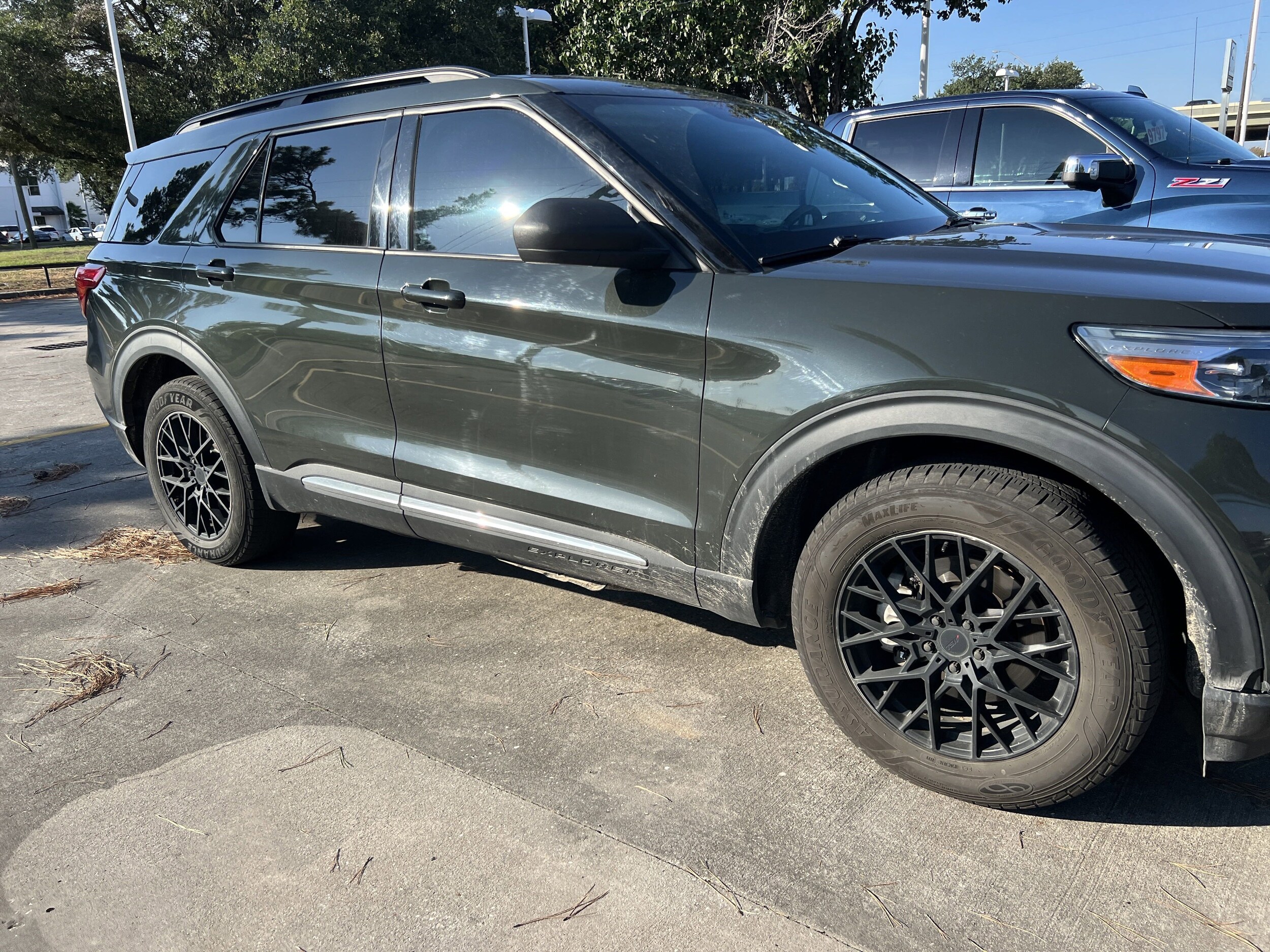 2022 Ford Explorer XLT photo 3