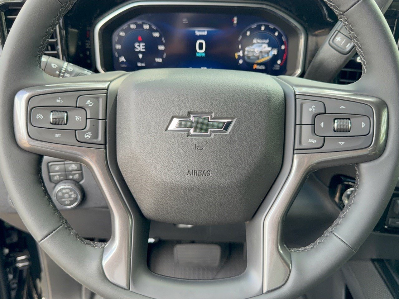 2026 Chevrolet Silverado 2500 HD ZR2 - Photo 10