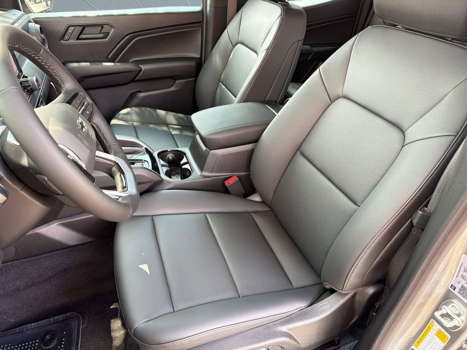 2026 Chevrolet Colorado Trail Boss - Photo 5