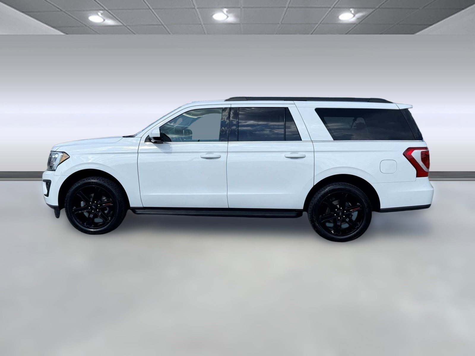 2021 Ford Expedition MAX XLT photo 2