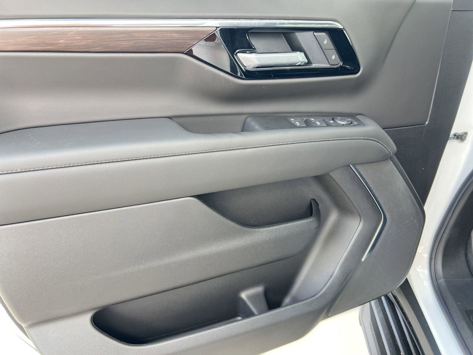 2026 Chevrolet Tahoe LS - Photo 19