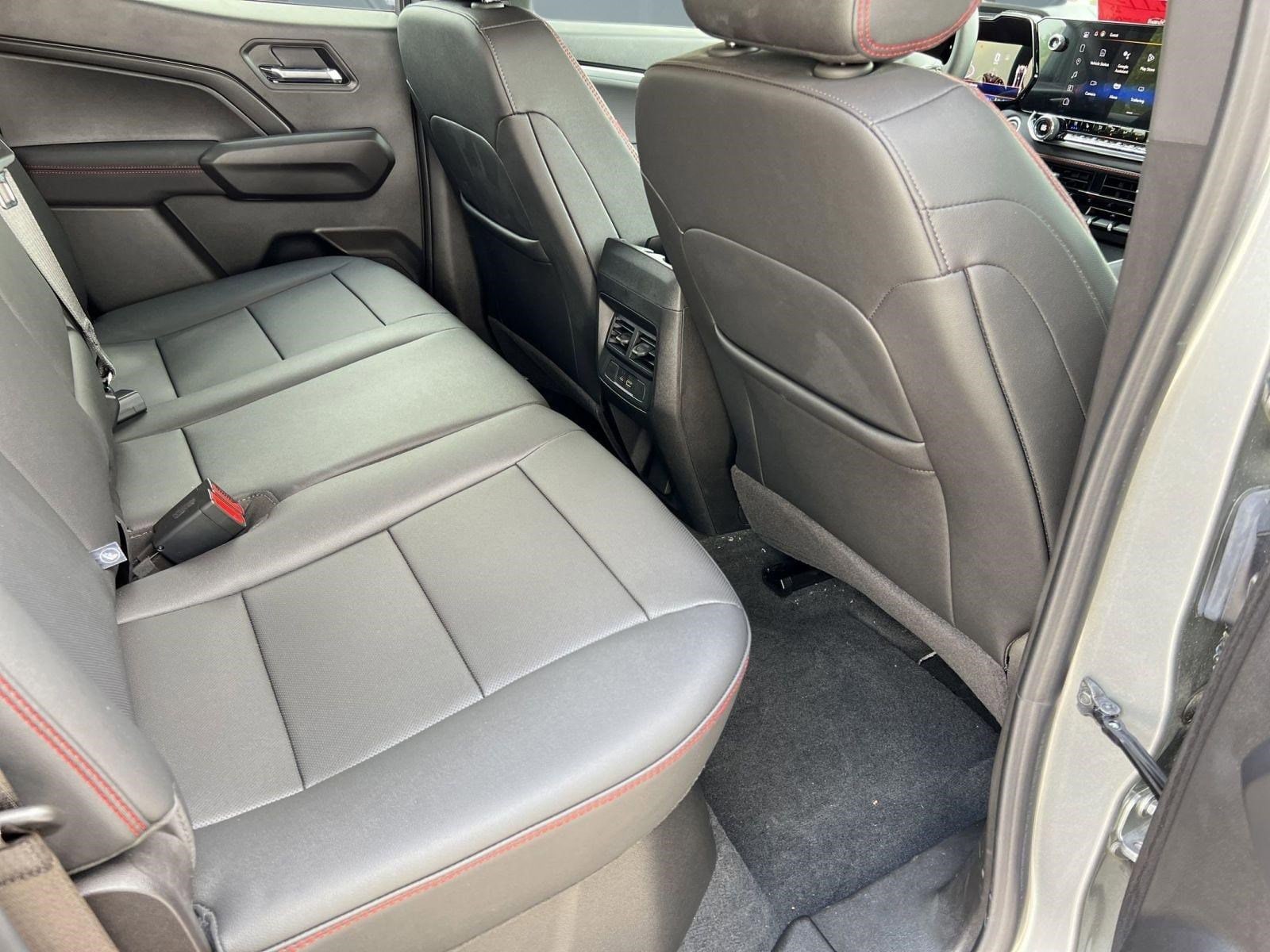 2025 Chevrolet Colorado Z71 - Photo 30