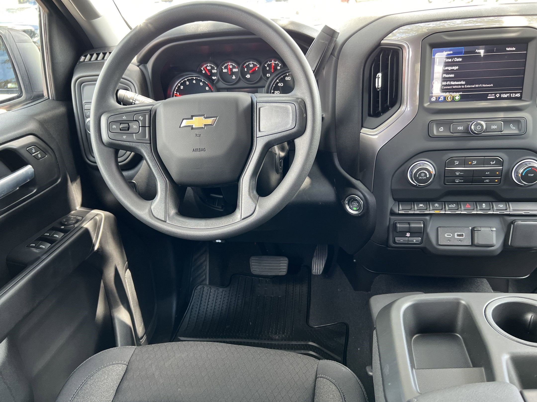 2026 Chevrolet Silverado 1500 Custom photo 3