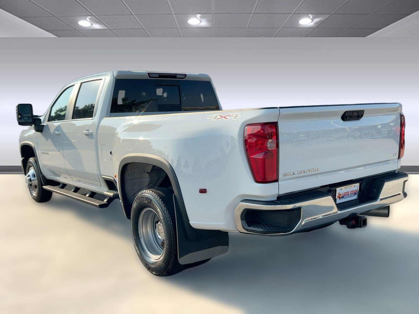 2025 Chevrolet Silverado 3500HD LT photo 2