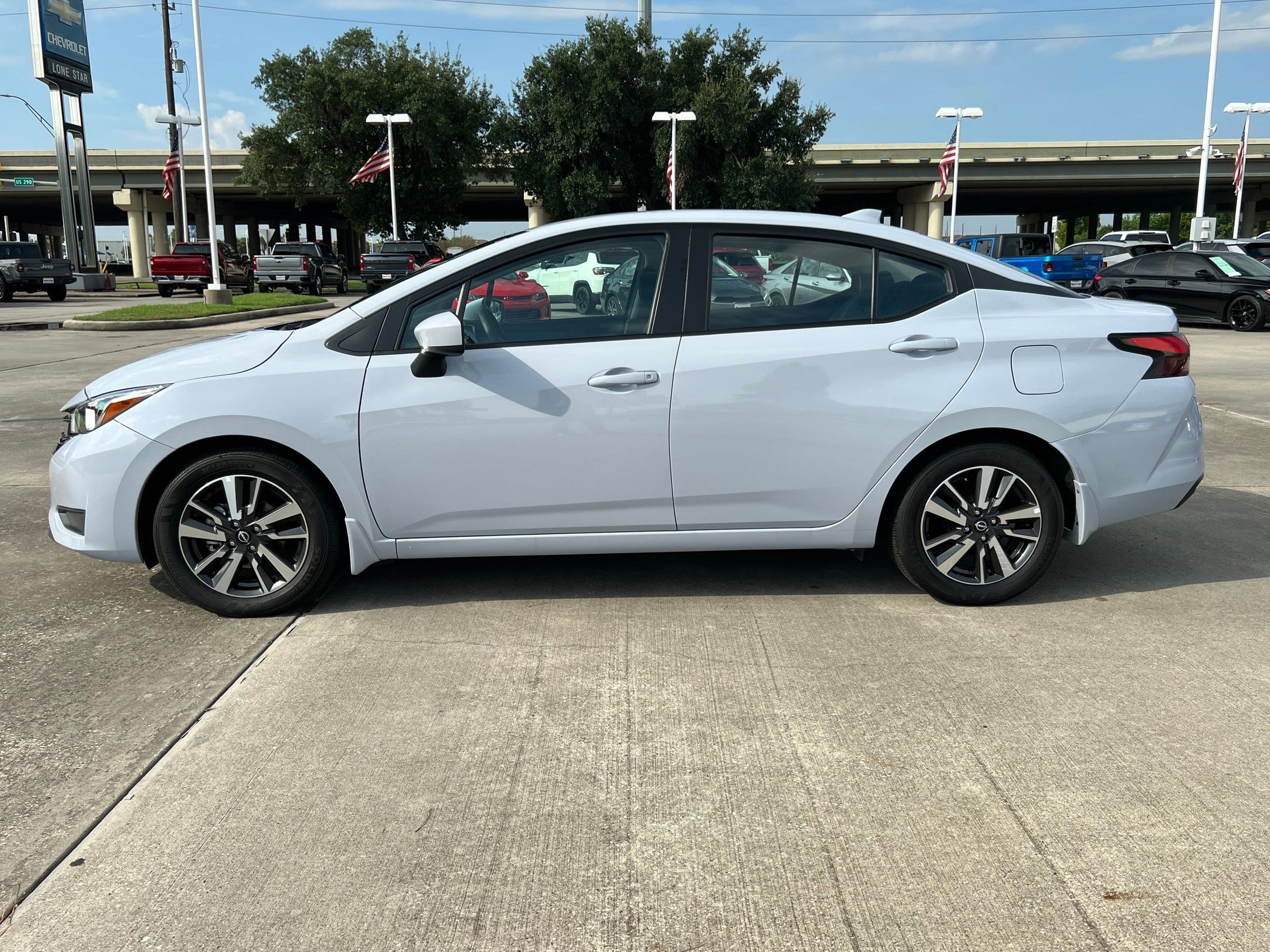2024 Nissan Versa SV photo 2