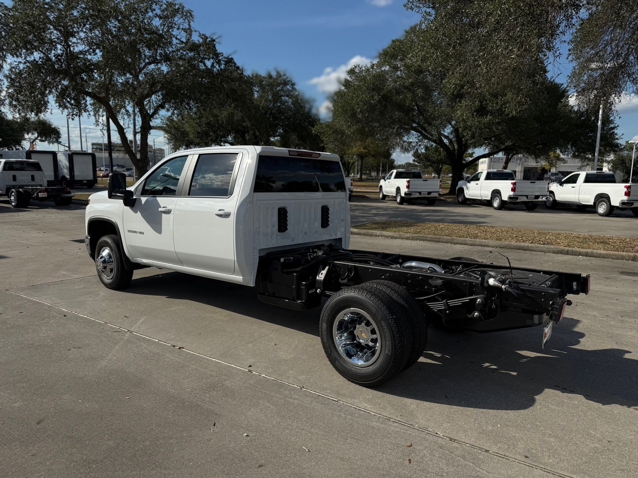 2026 Chevrolet Silverado 3500HD LT photo 3