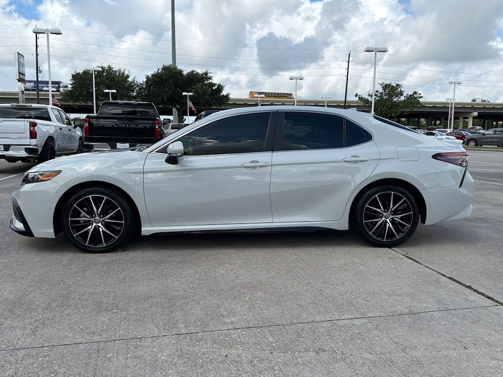 Used 2022 Toyota Camry SE