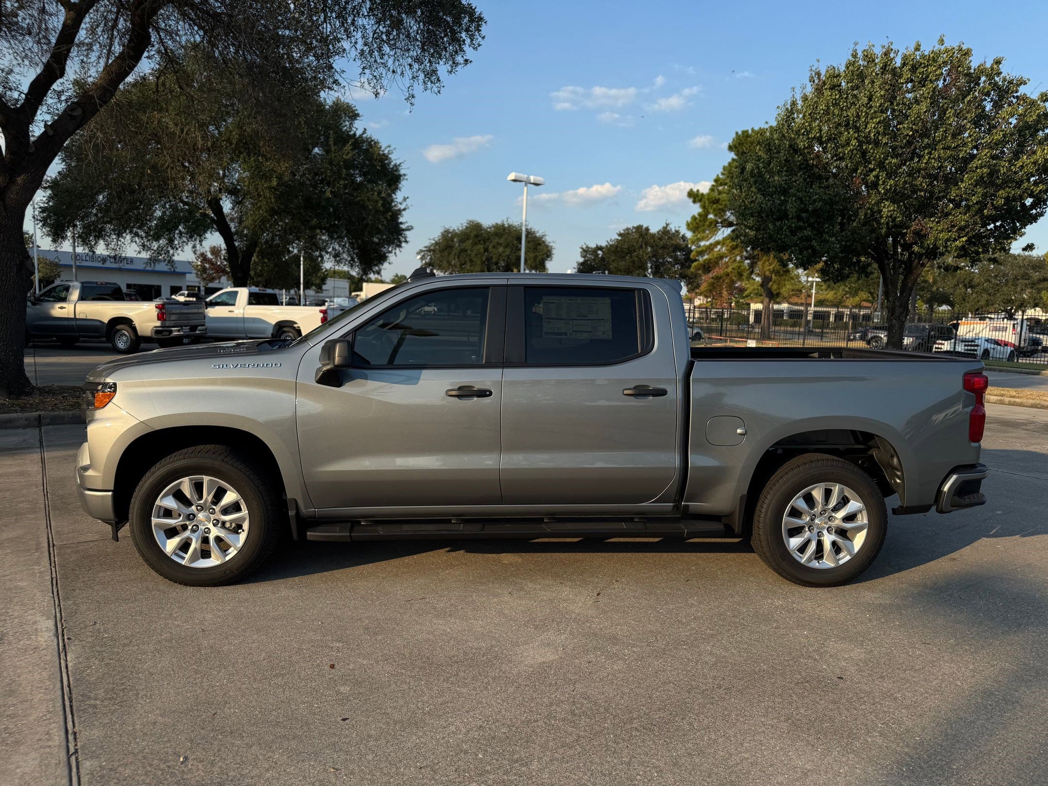 2026 Chevrolet Silverado 1500 Custom photo 2