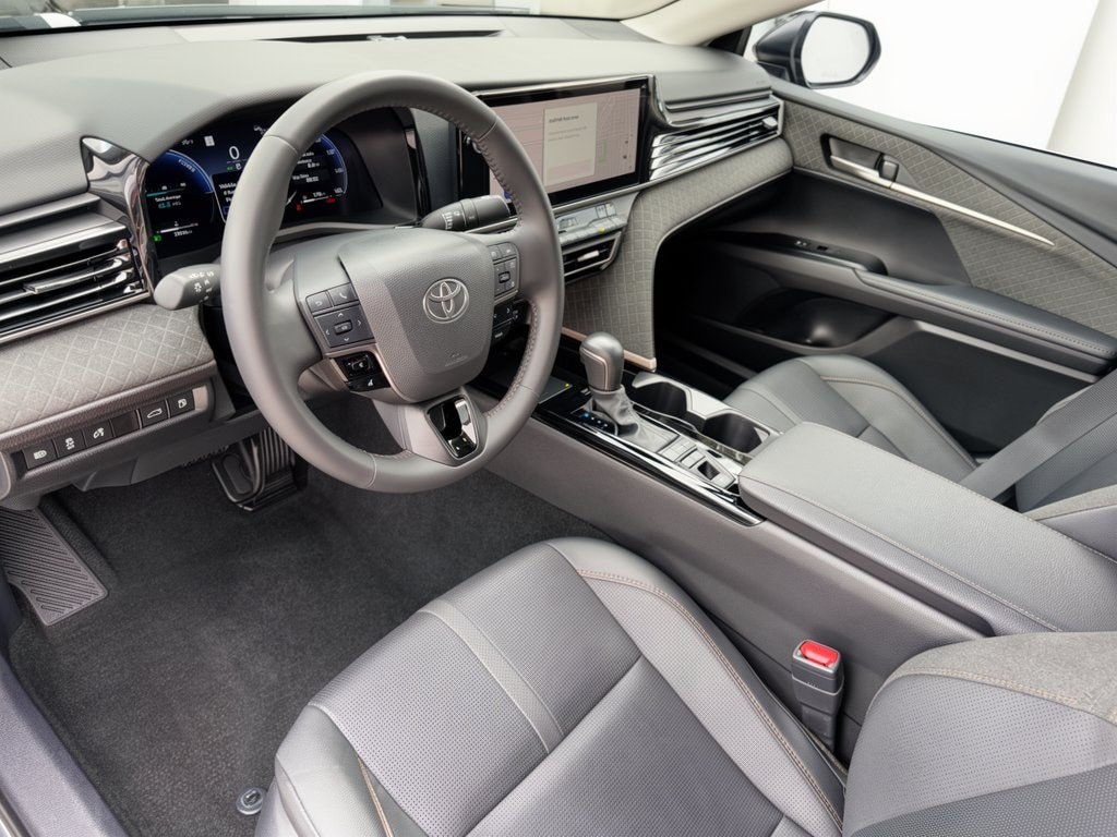 Used 2025 Toyota Camry LE